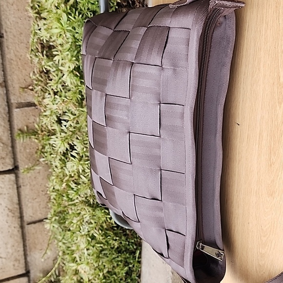 Harveys Seatbelt Shoulder Bag Large Brown Indie Techwear Utility Core Neutral - Picture 8 of 13